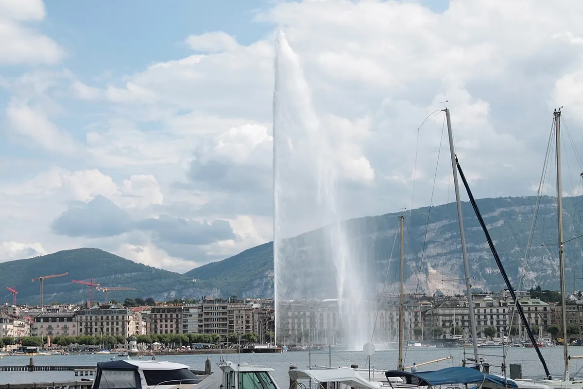 Jet d'eau, no lago de Genebra