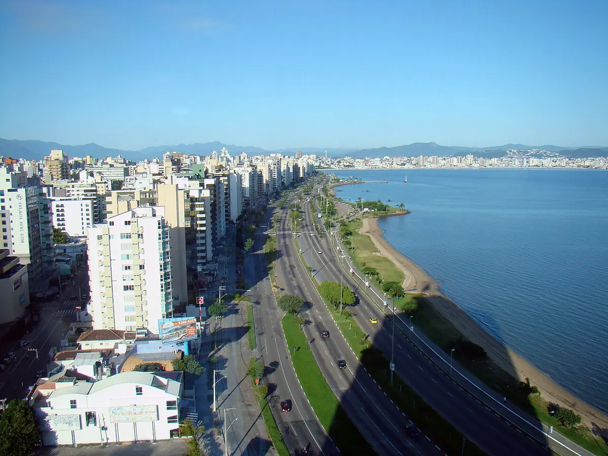 Avenida Beira Mar, em Florianópolis