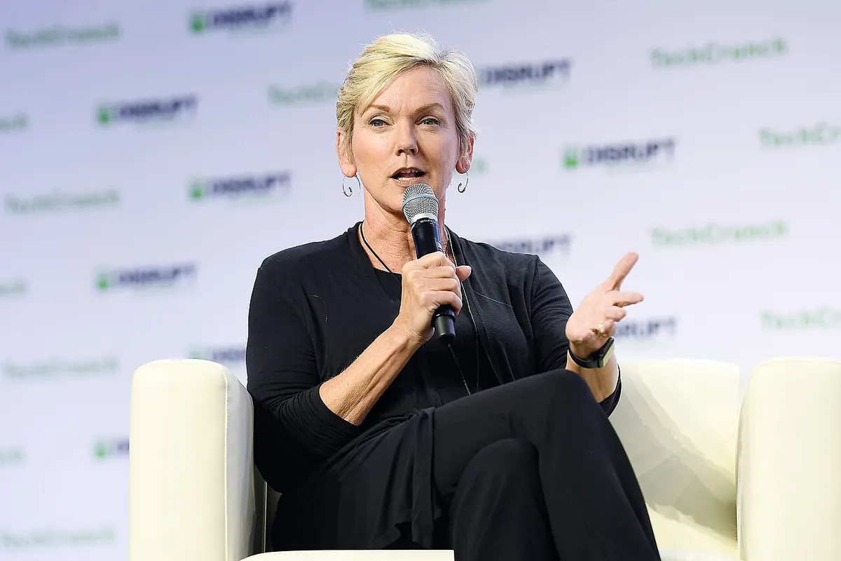 Jennifer Granholm no palco do Disrupt San Francisco 2019