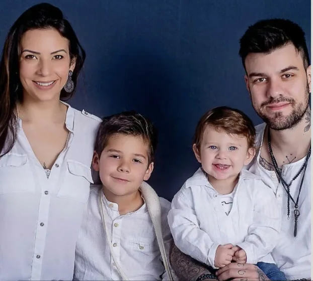 Gui Zanoni com a esposa, Flavia, e os filhos, Henrique e João Guilherme